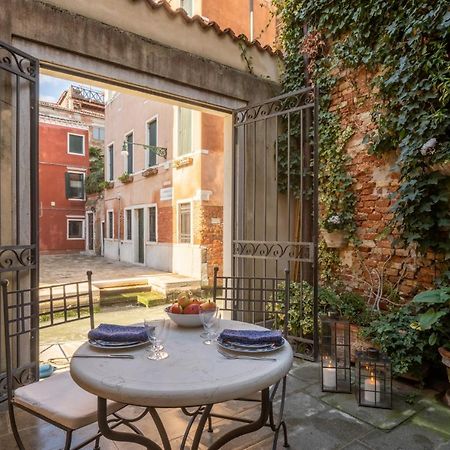 Garden Mansion With Private Mooring R&R Apartment Venice Luaran gambar