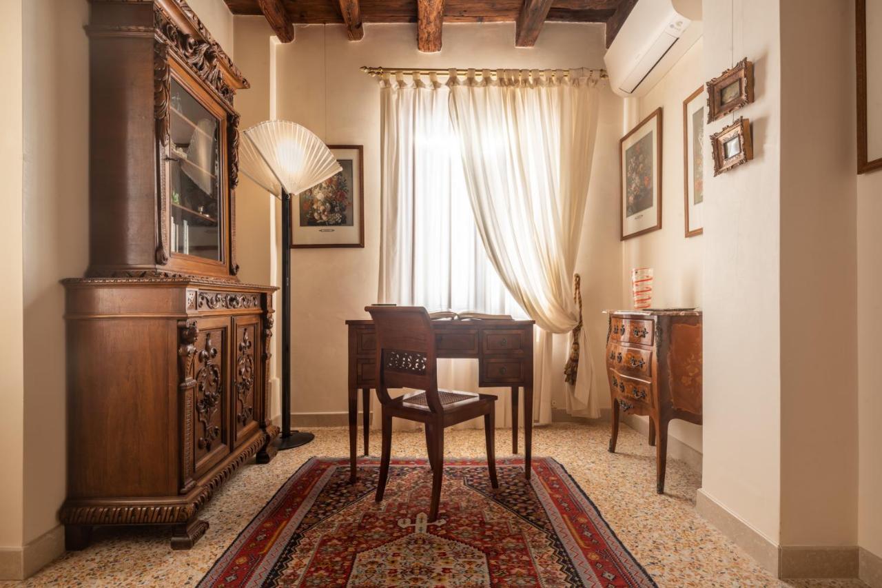 Garden Mansion With Private Mooring R&R Apartment Venice Luaran gambar